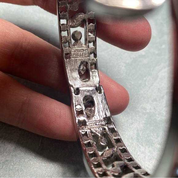 Vintage Nolan Miller silver and blue stone hinged cuff bracelet missing stones - Picture 7 of 7